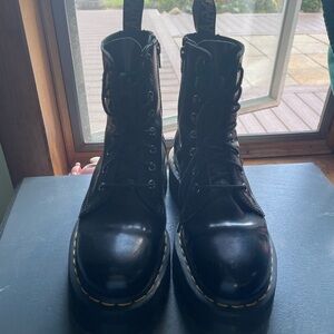 Platform doc martens,